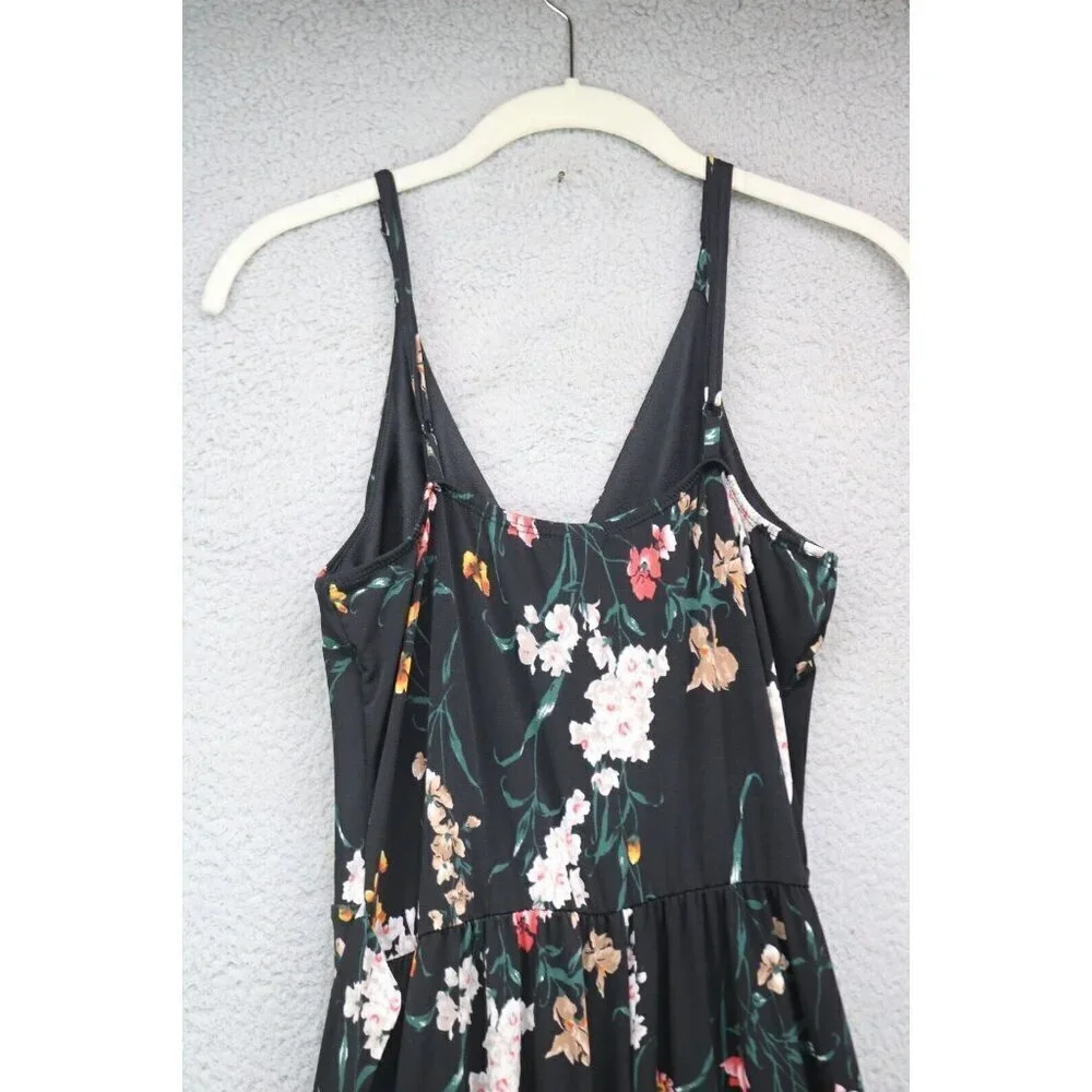 Kaileigh V-Neck Strappy Jumpsuit-Medium-Whimsigoth-Pockets-Wide Leg-Cropped